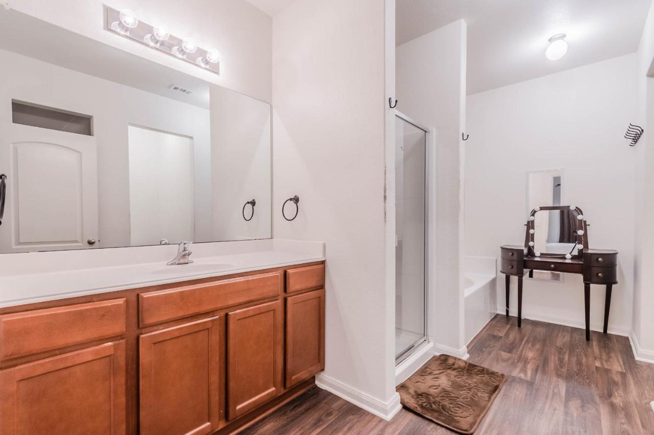 Luxury 5Br Dallas Retreat With Business Amenities - Perfect For Business Travelers, Families & Groups Exterior photo