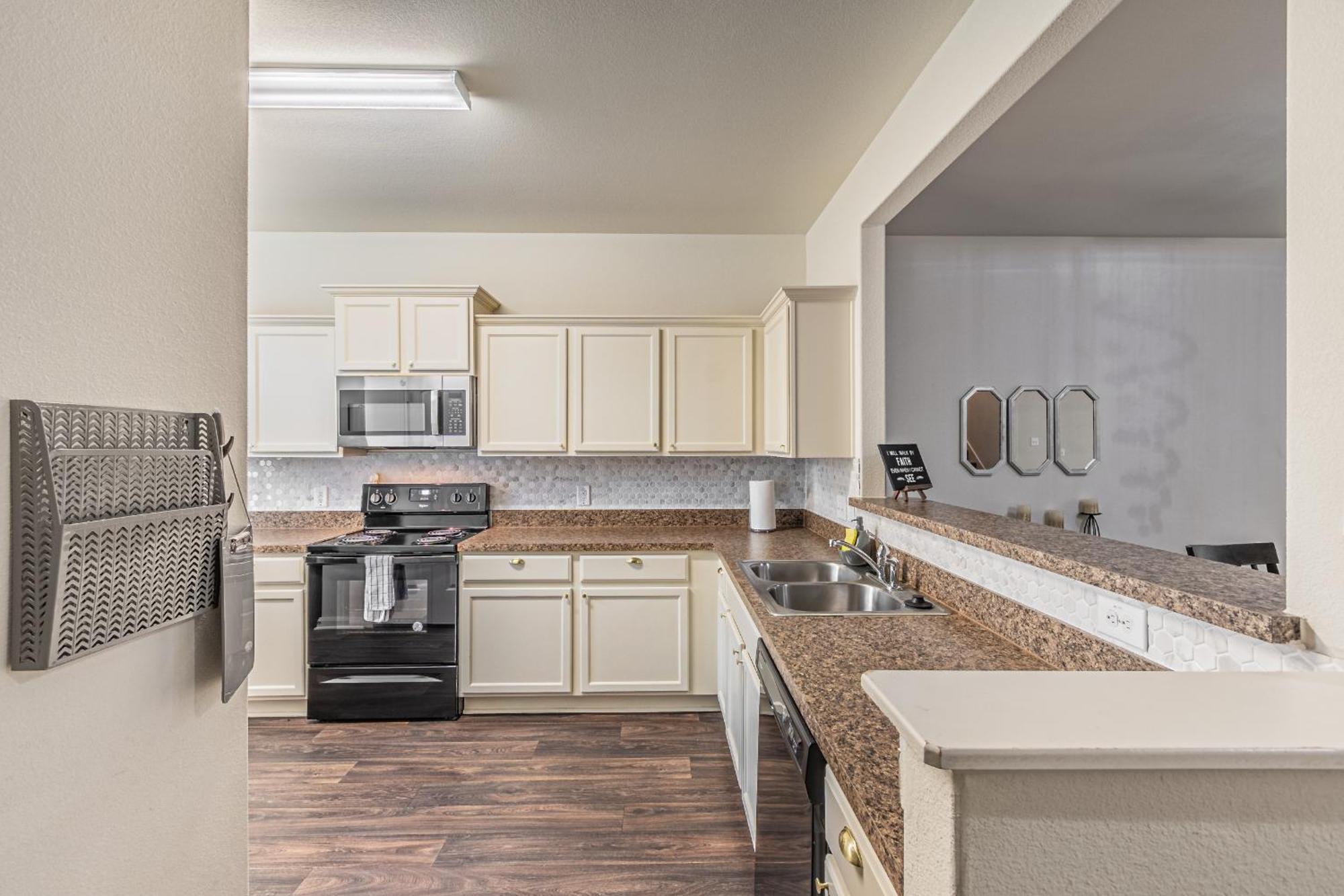 Luxury 5Br Dallas Retreat With Business Amenities - Perfect For Business Travelers, Families & Groups Exterior photo