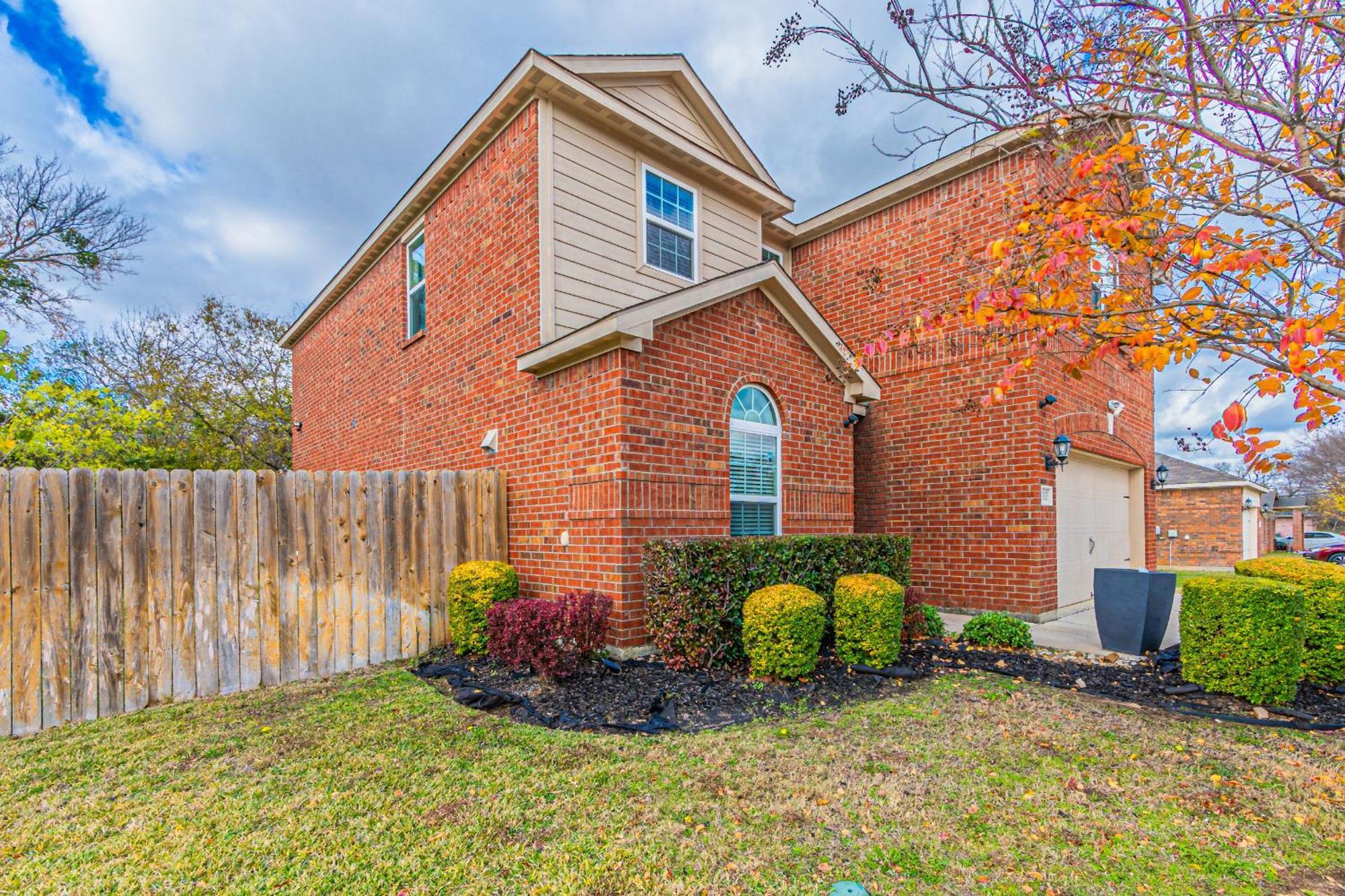 Luxury 5Br Dallas Retreat With Business Amenities - Perfect For Business Travelers, Families & Groups Exterior photo