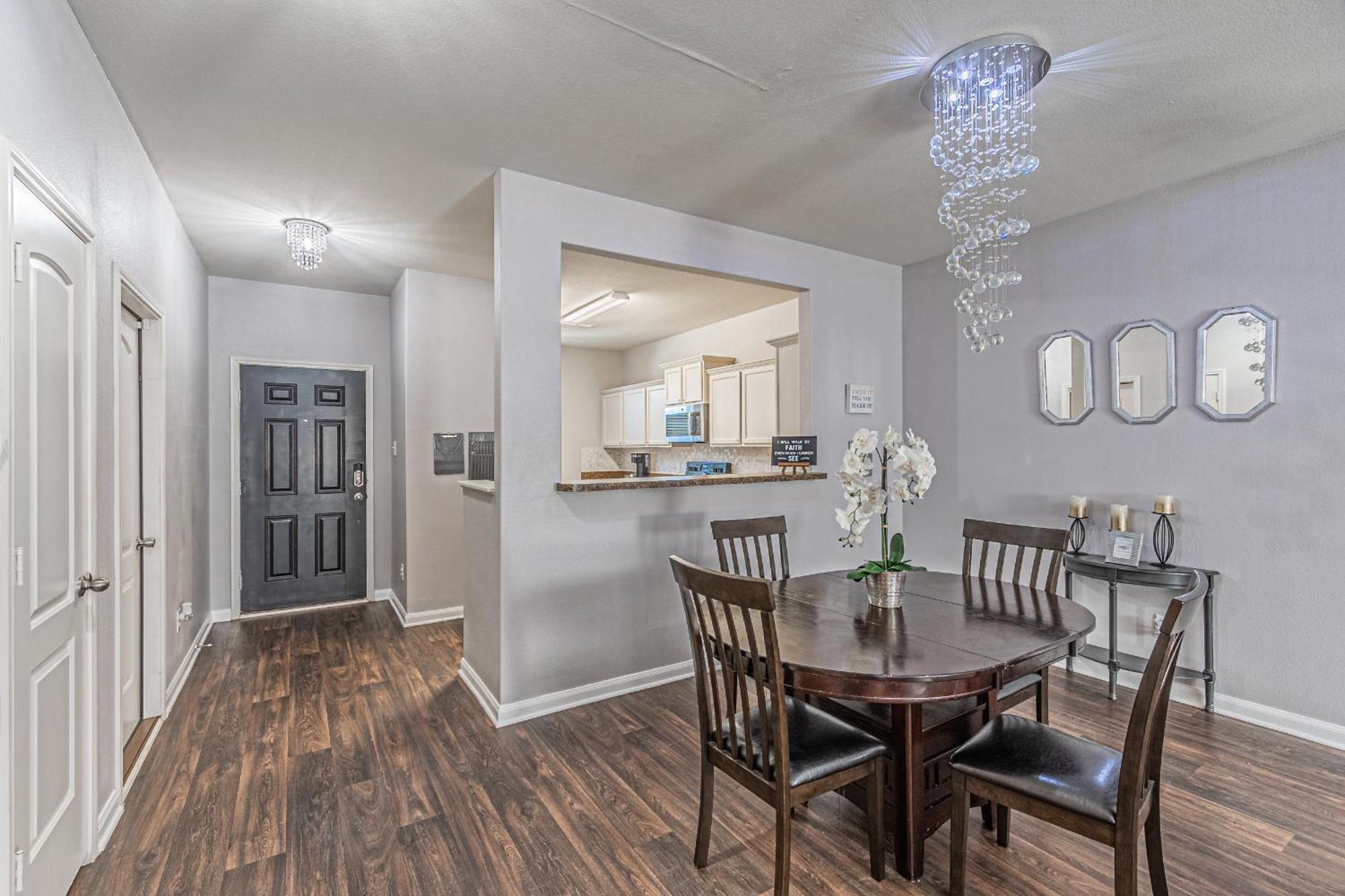 Luxury 5Br Dallas Retreat With Business Amenities - Perfect For Business Travelers, Families & Groups Exterior photo